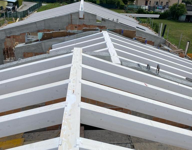 Tetto in legno massiccio a Gorgo al Monticano