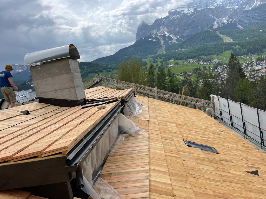 Copertura in Scandole realizzato a Cortina d'Ampezzo da PSK Costruzioni