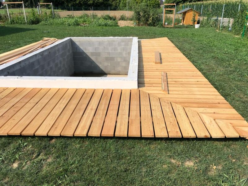 Pavimenti in legno per bordo piscina